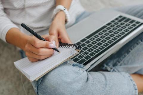 How Online Courses Make Lifelong Learning Simple and Accessible