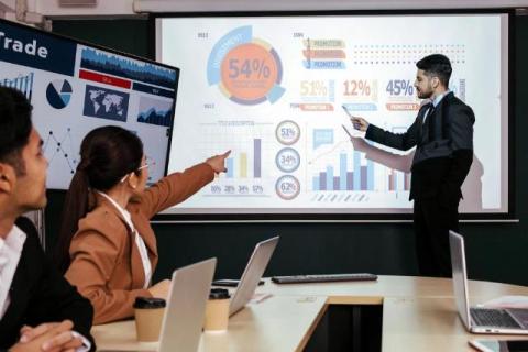 Fast and Clear Presentations for Tech Teams: Saving Time While Explaining Complexity