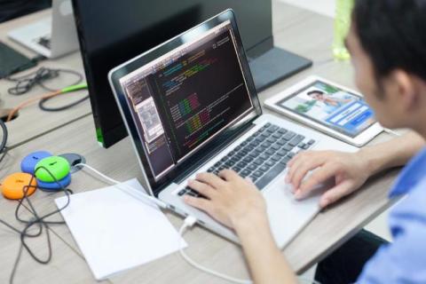 How to Choose an Apple Developer Account: An Operational Checklist