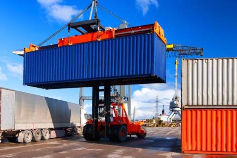 Dock Throughput Math: What Cost-Per-Unit Labor Actually Saves in Container Unloading
