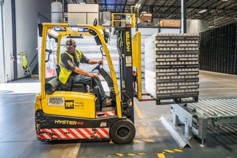 6 Common Challenges That Affect Warehouse Efficiency and Layout