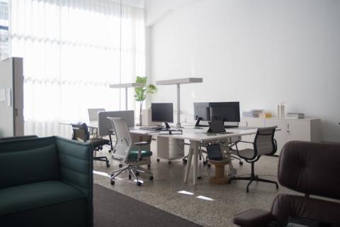 Innovative Business Solutions: The Power of Technology in Coworking Spaces