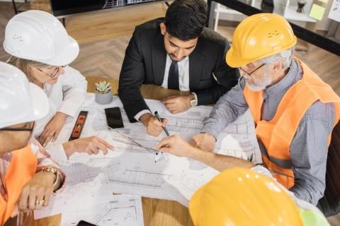 How Operations Managers Can Keep Construction Teams Running Smoothly