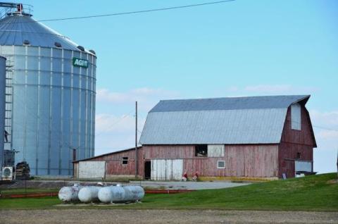 Advanced Agricultural Operations Powered by Modern Tech